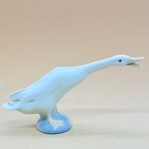 Lladro Porcelain Figurine Honking Goose Made in Spain Mint Condition